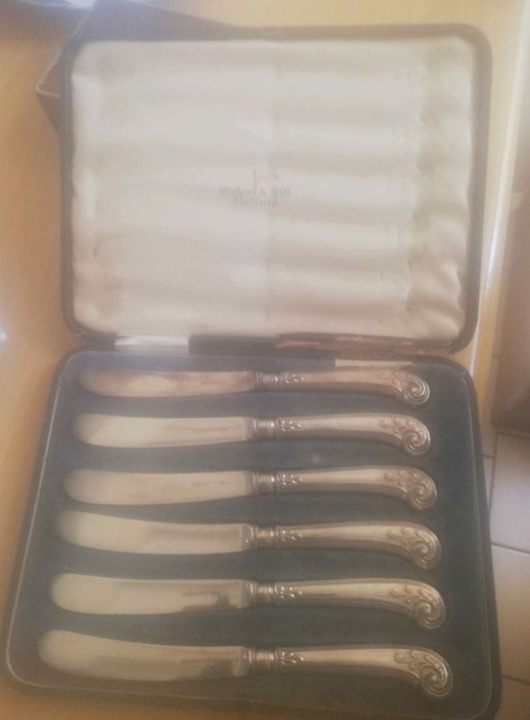 Walker and hall silver butter knives