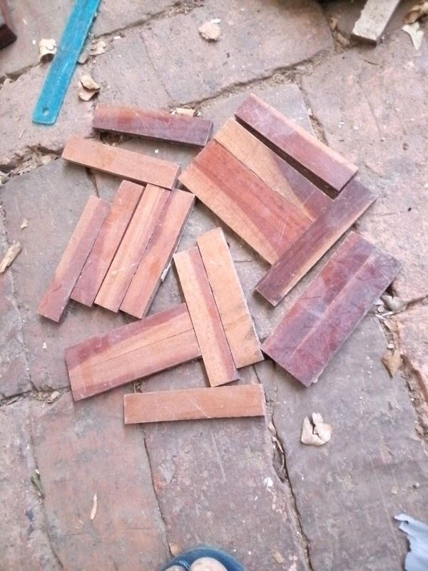 Five finger reclaimed parquet flooring blocks for sale