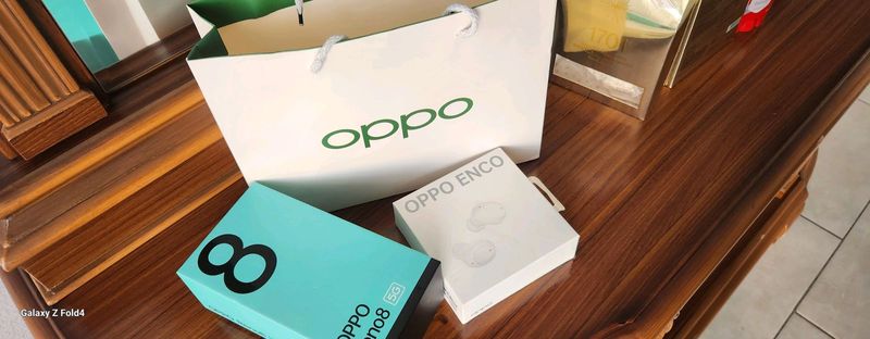 Oppo reno 8,dual sim 256gb box and all accessories