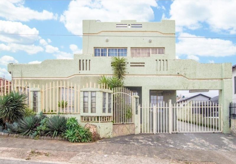 5 Bedroom house in Bosmont For Sale