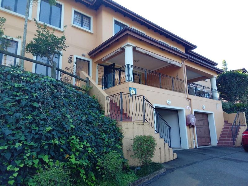 Hendra Estates presents a spacious 3 bedroom 2 bathroom 192m2 townhouse for sale in Sunningdale