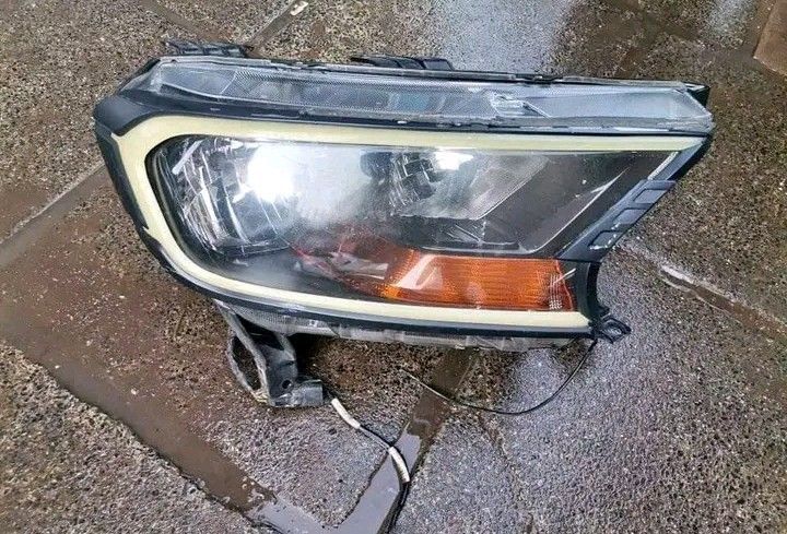 Ford Ranger T7 Headlight RUsed Auto Body Spare Parts At Sema Spare Center.Affordable Price Saving