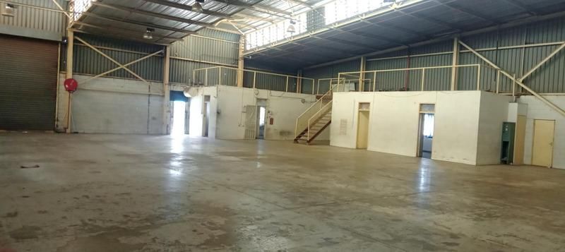 Secure Industrial Warehouse Unit: Prime Location &amp; Amenities Included