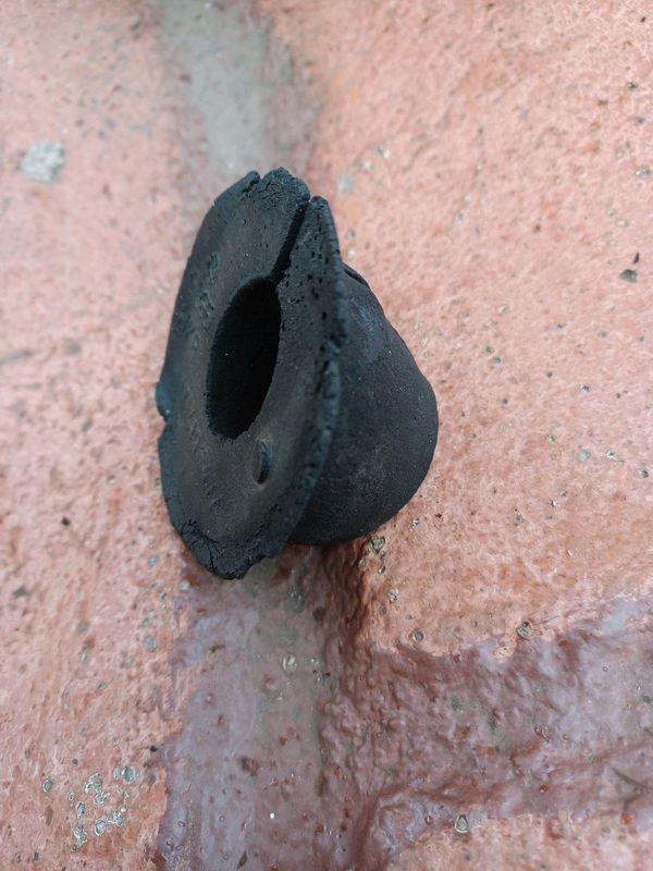 Vw golf 1/caddy used steering knuckle boot rubber/grommet for sale