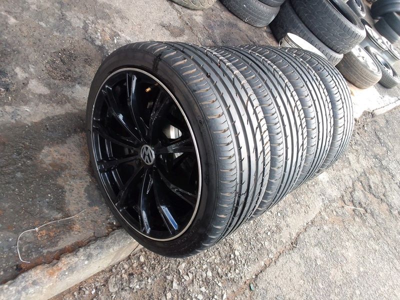 A set of 17inches 5x100 PCD  VW polo TSI/ Vivo or any polo mags with 95% tyres  also fit Audi A1