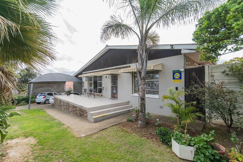 SPACIOUS FAMILY HOME SET IN POPULAR SUBURB