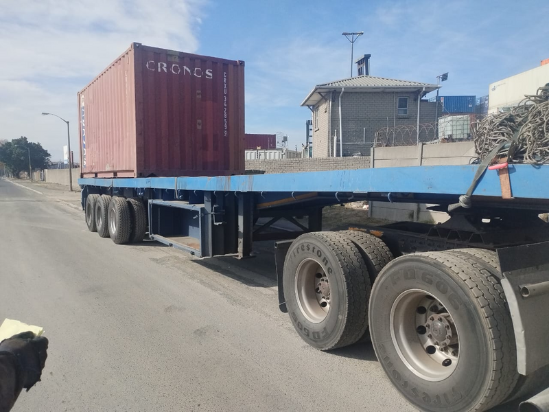 PARAMOUNT 3AXLE FLAT DECK 2007