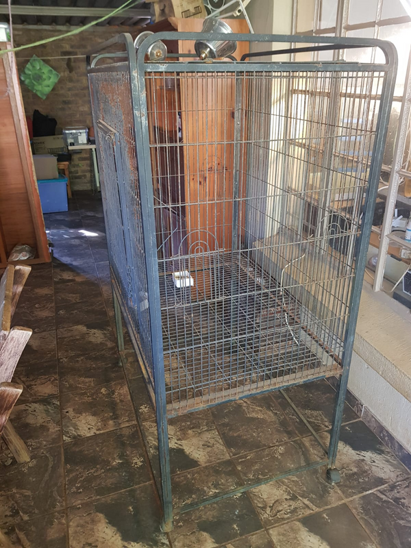 Big Parrot cage