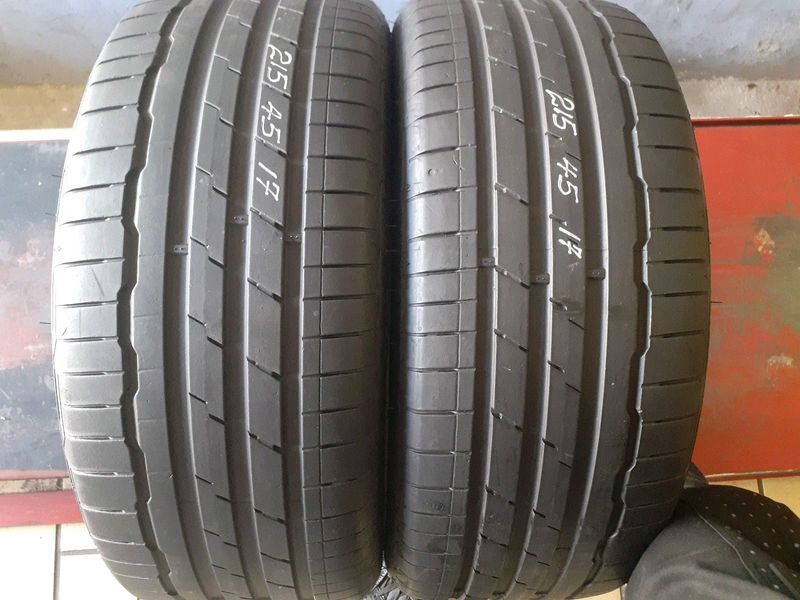 215/45/17 Hankook Tyres for Sale. Contact 0739981562