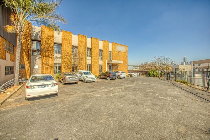 1420m² Industrial To Let in Wynberg at R50.00 per m²