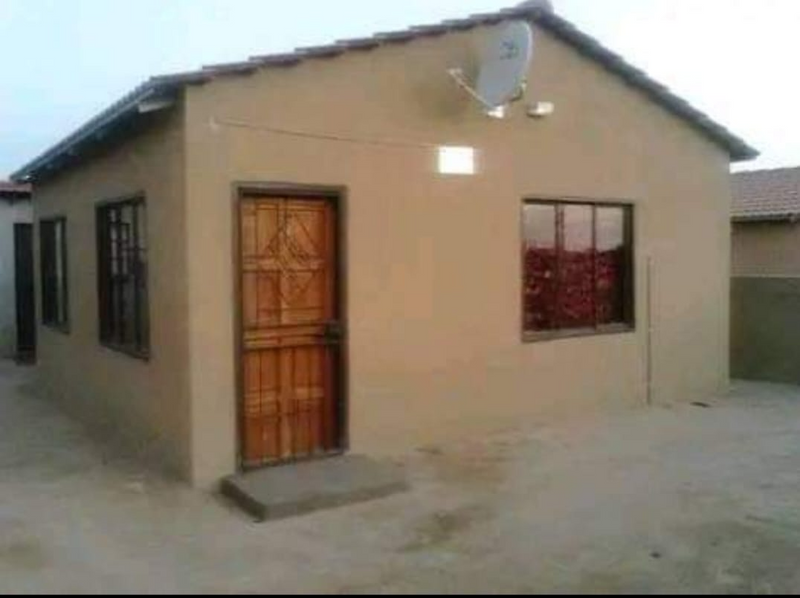 RDP FOR SALE IN ESSELLEN PARK TEMBISA WITH 2 OUTSIDE ROOMS TITLEDEED – CASH OR BOND