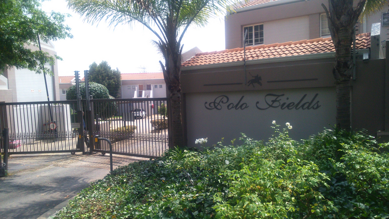 MORNINGSIDE, SANDTON, LADY WANTED TO SHARE SECURE FURNISHED APARTMENT