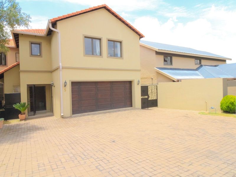 3 Bedroom House To Let in Fourways