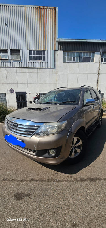 Toyota Fortuner 2008 model with 1kd engine stripping for spares CODE 2. (Runner)