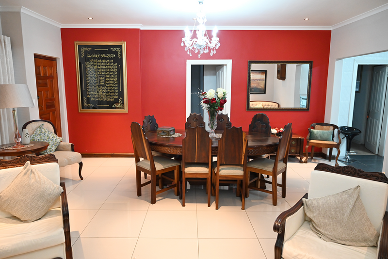 WYNBERG 4 BEDROOMED FAMILY HOME