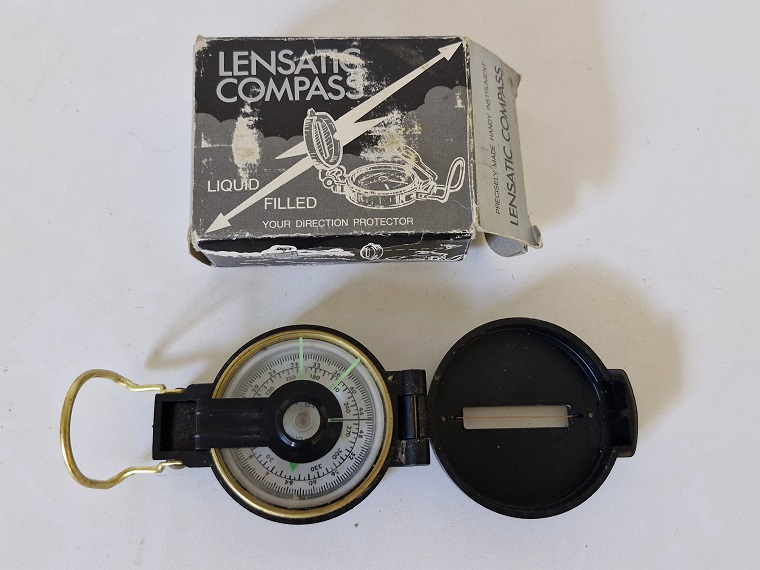 For the Collector ! 1950s Engineer Lensatic Compass !