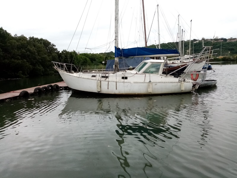 R110k. 30 ft Samson yacht for sale. On walkon Dbn. Call Anjé 0712961465
