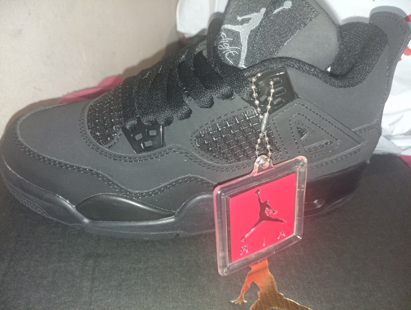 Jordans Retro 4