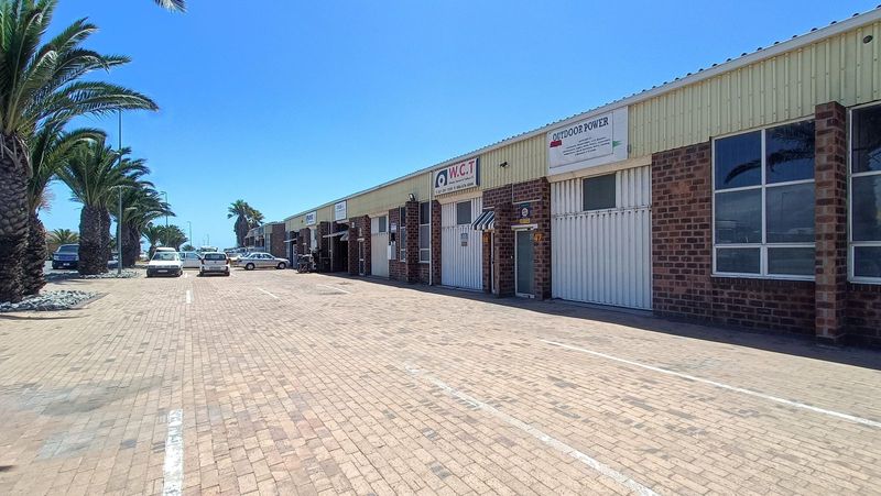 175sqm Warehouse TO LET in Montague Gardens