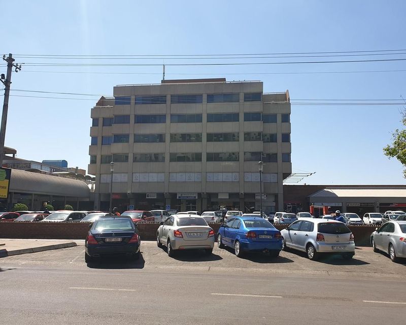 HATFIELD PLAZA - 120 SQM OFFICE TO RENT WITHIN THE PRIME COMMERCIAL NODE OF HATFIELD