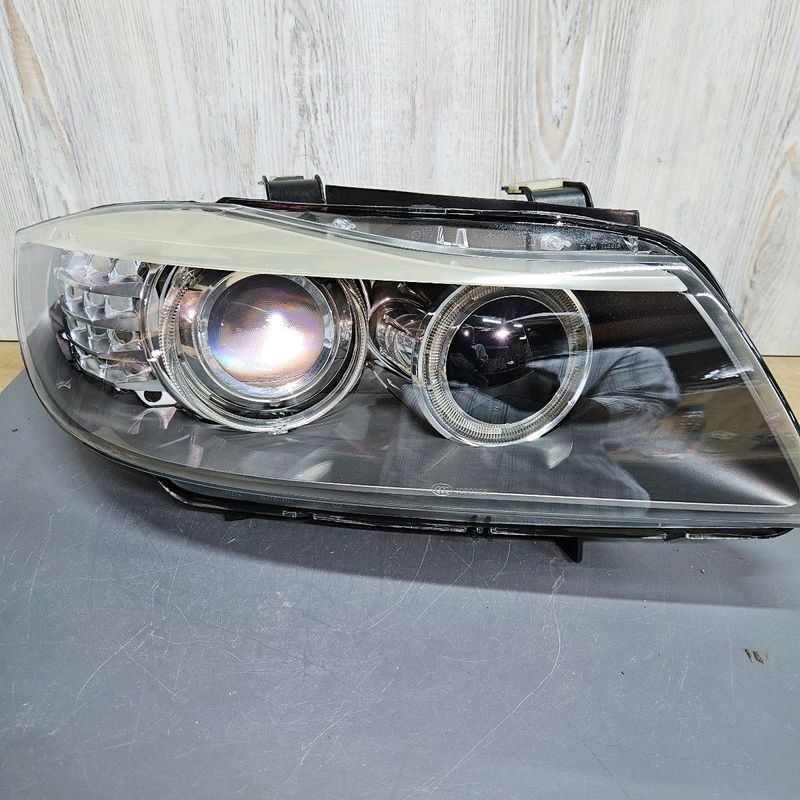 Bmw E90 facelift headlight