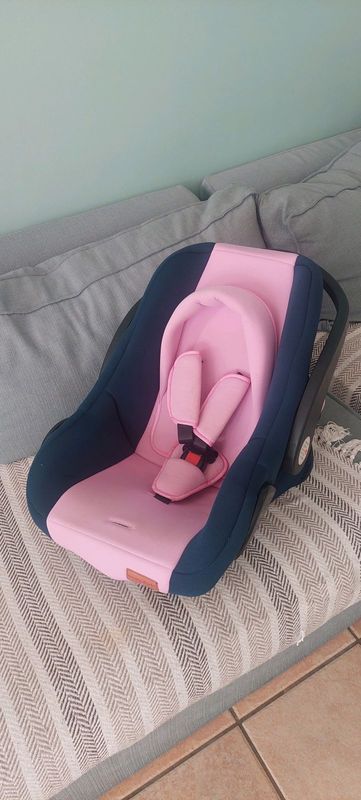 Baby/toddler car seat