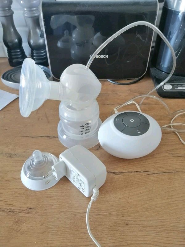 TOMMY TIPPEE BREAST PUMP