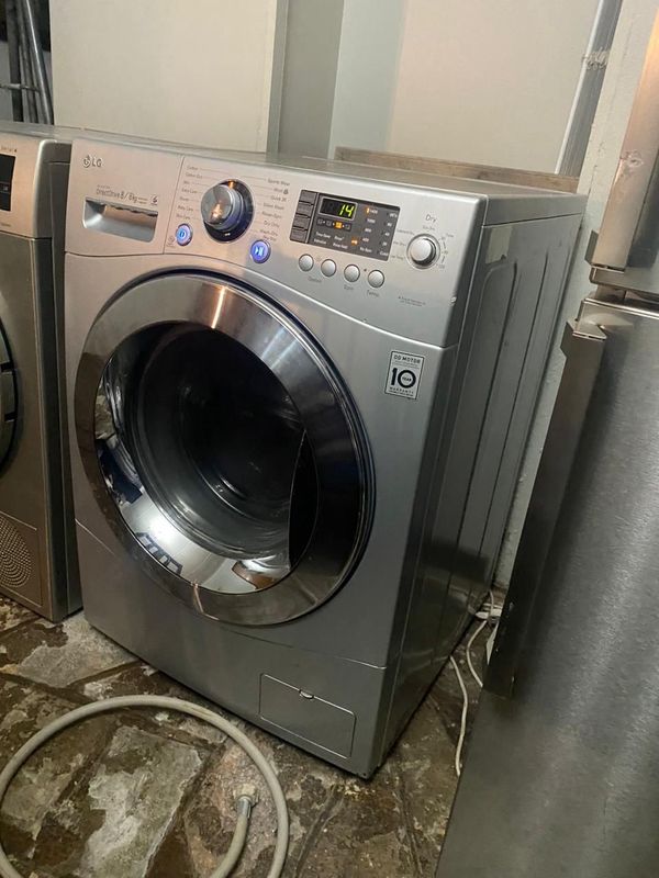 LG Wash/Dryer Combo Machine
