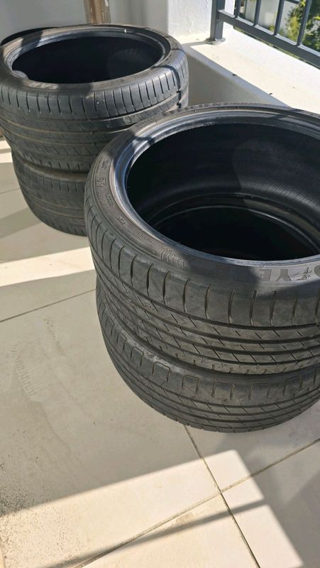 4 x Tires (GoodYear, Efficient Grip, 87V, 215 40R17)