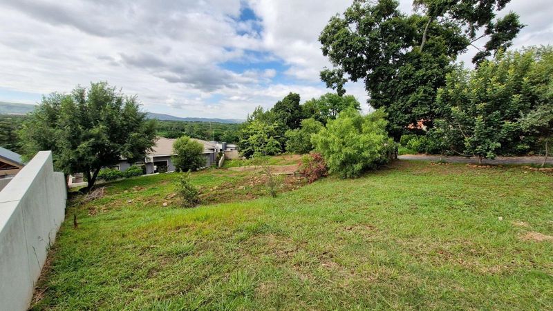 Vacant land in secure estate with magnificent views