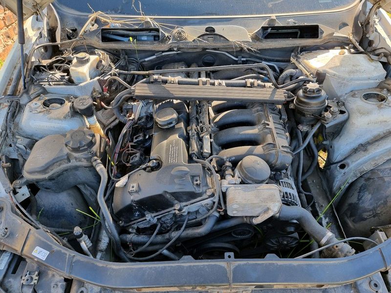 Stripping N52B25 Engine (E90 BMW 323i LCi)