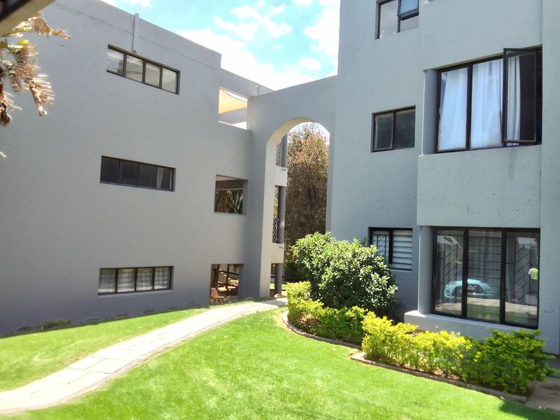 A charming ground floor apartment in Morningside, Sandton