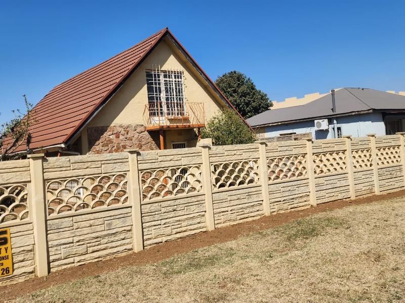 A 4 BEDROOMS HOUSE FOR SALE IN FLORENTIA ALBERTON JOHANNESBURG