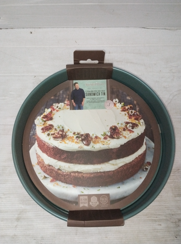 Jamie Oliver - Loose Base Round Cake Tin 23cm Atlantic Green and Wood Spoon