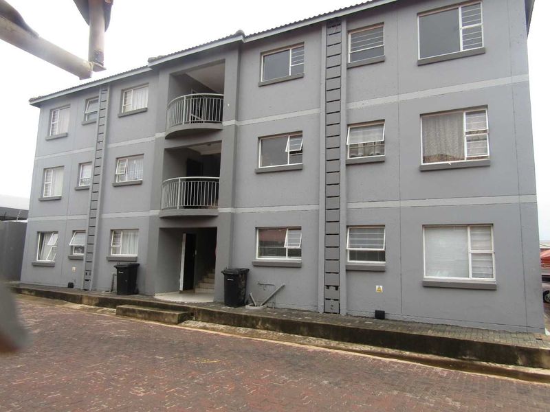 Lock up and go 2 bedroom apartment for sale in Boksburg