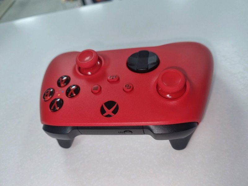 XBOX ONE CONTROLLER  (RED)