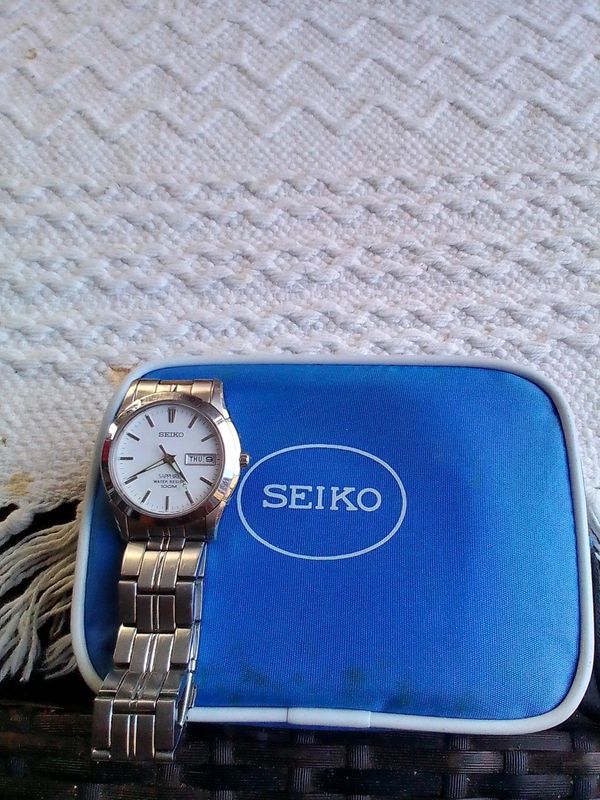Men&#39;s Seiko Saffire wrist watch
