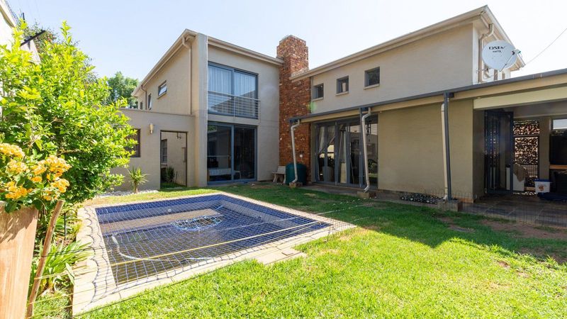 Secure and modern 3 bed, 3 bath &amp; study, unfurnished house with pool.
