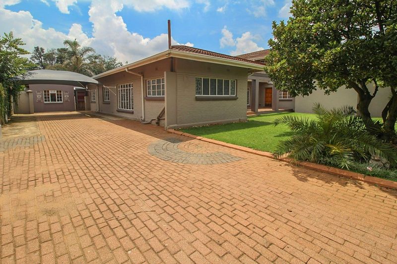 Exquisite Family Home with Spacious Accommodation and Entertaining Spaces
