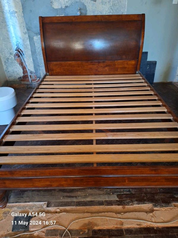 Queen size extra Length Bed