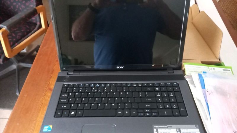 Acer Laptop i3