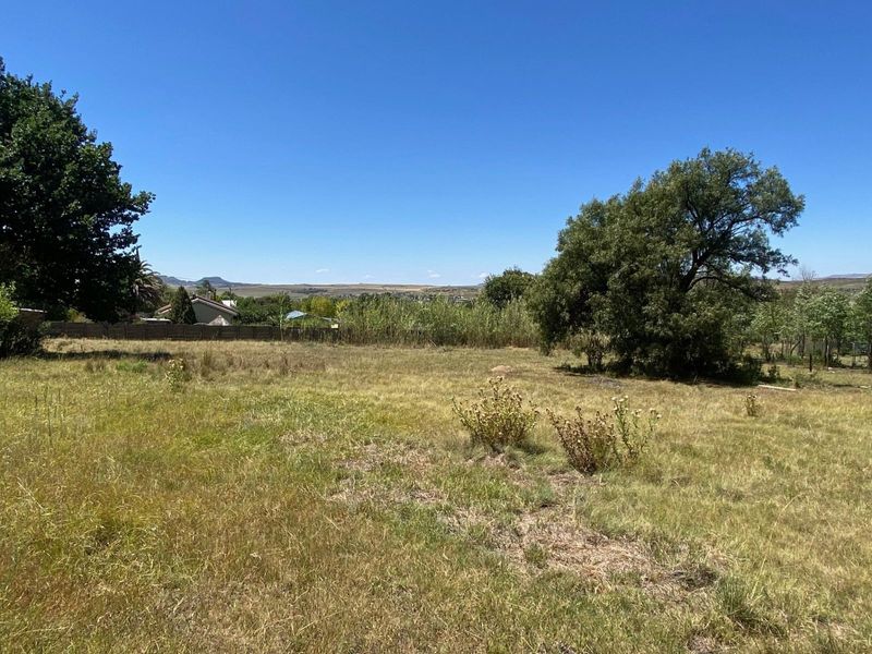 Vacant land in upper part of Paul Roux!