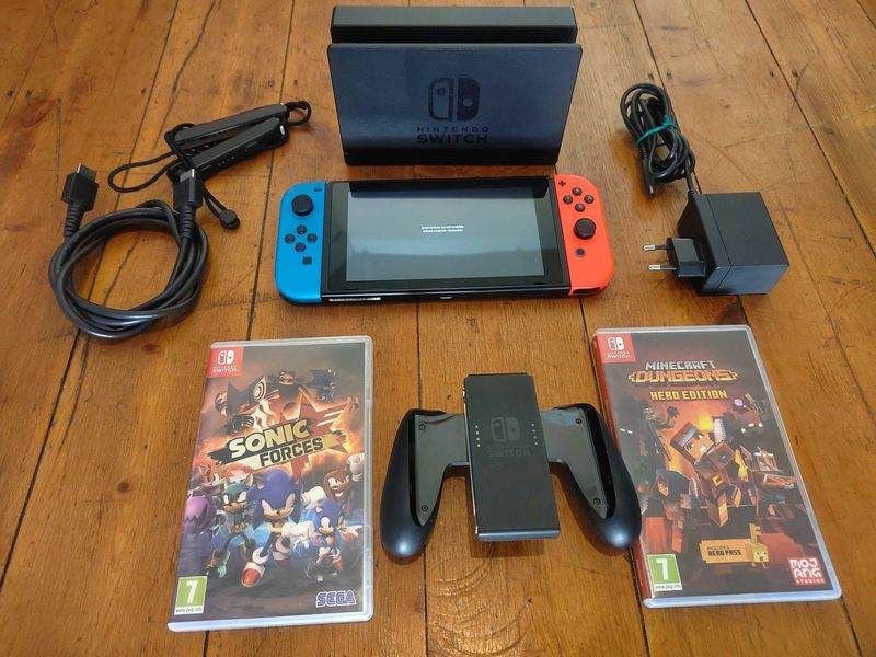 Nintendo Switch V2 &#43; Accessories &#43; 2 Games