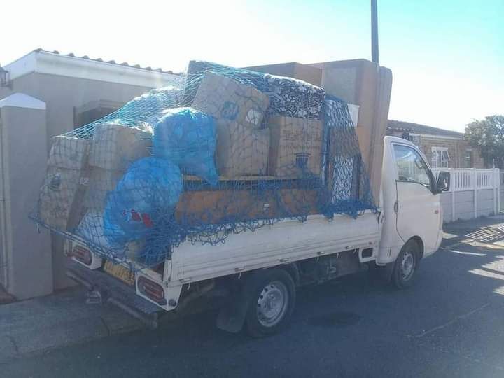 REMOVALS COMPANY BAKKIE FOR HIRE AVAILABLE EVERYDAY
