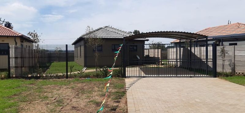 House in Protea Glen For Sale