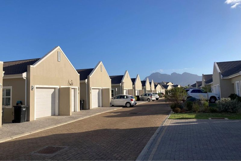 Great Investment: 2 bedroom townhouse for sale in Southern Paarl at R1,575,000 on Exclusive Mandate