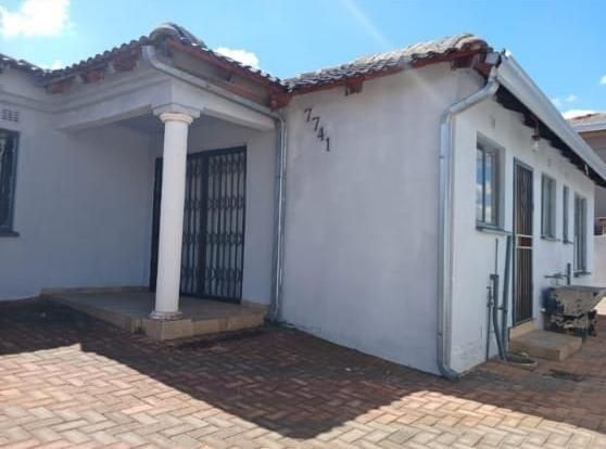 3 bedroom with a fitted kitten in Soweto