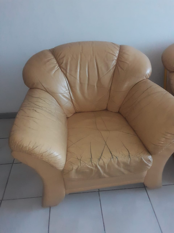 2nd hand Genuine Leather Lounge Set