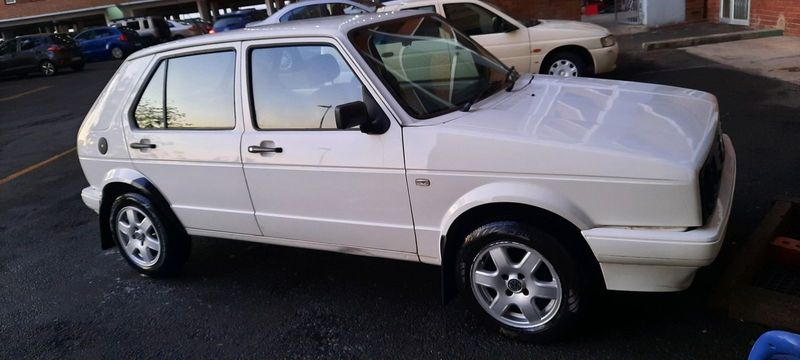 2006 Golf 1.6 R40k neg