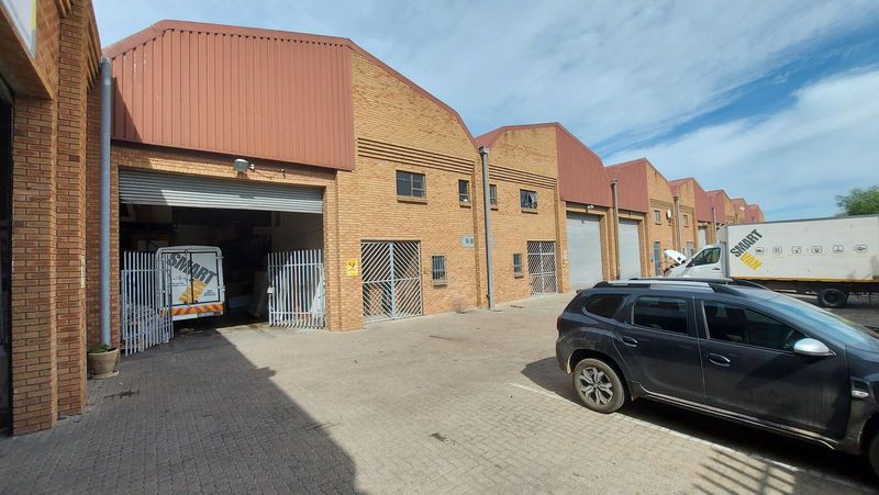 373m2 Industrial Warehouse For Sale in Killarney Gardens